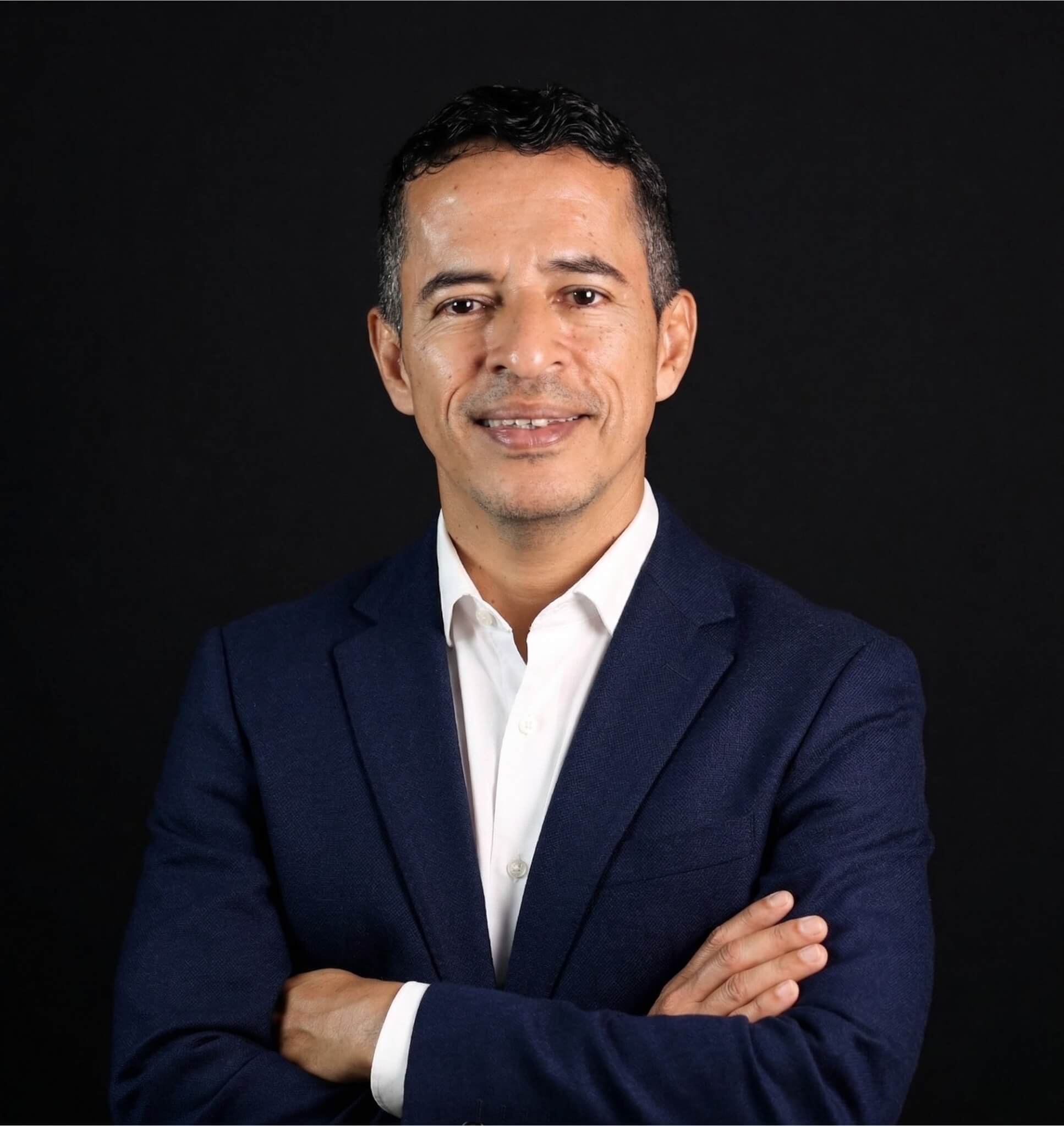 Dr. Ramón Heredia
